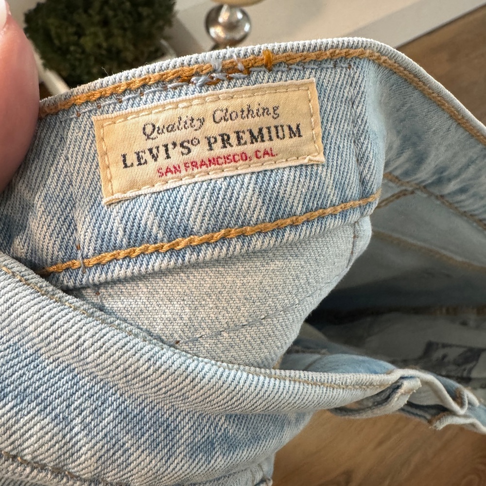 Levi’s 501 Light Blue Women's Jeans - Size 32 - Picture 7 of 8